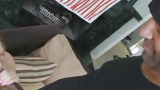 小情侣爱爱自拍 女生惊呼:弄得机八全是血